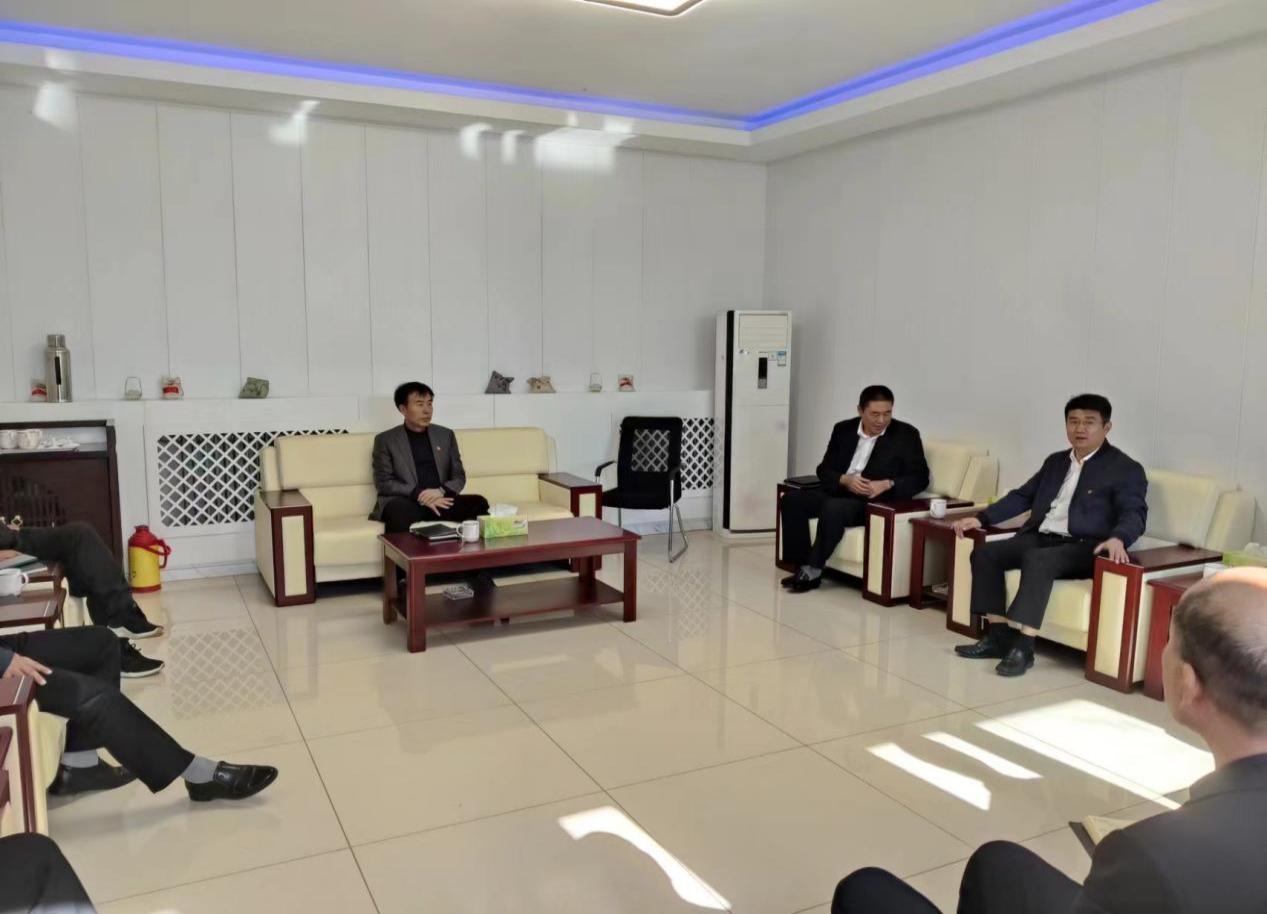 【学头脑 强党性 重实践 建新功】 永信贵宾会控股党委书记李文江带队至永信贵宾会机械调研指导事情